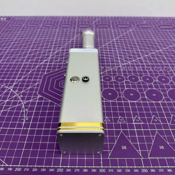 Laser Haute Puissance à Mise au Point Variable – Portée 10 Mètres ⚡